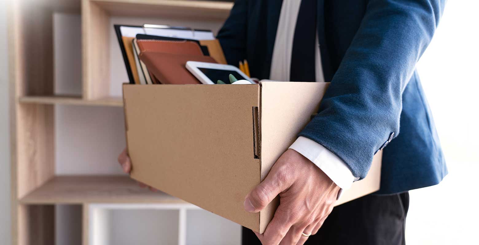 退職手続き ― 退職手続きの流れとは?会社で必要な書類から公的な手続きまで